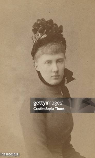 Grand Duchess Serge, Elizabeth of Hesse, half-length portrait, facing front, between 1870 and 1880, Elisaveta Feodorovna,--Grand Duchess of...