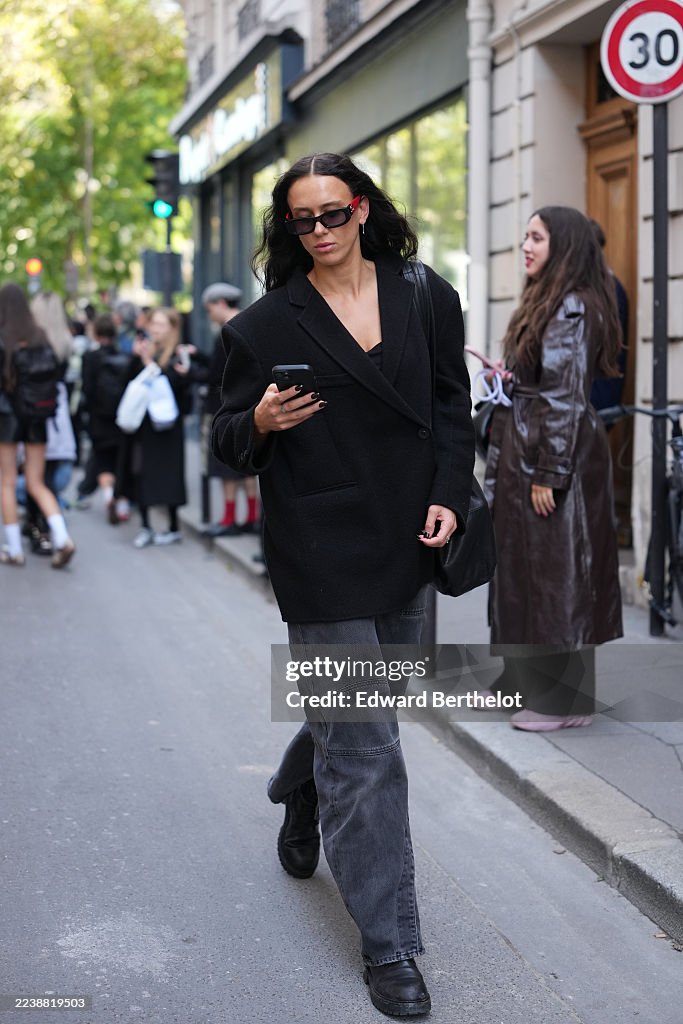Street Style - Paris Fashion Week - Womenswear Spring Summer 2026 - Day Four