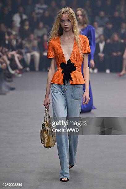 Model on the runway on the runway at the Valentino fashion show as part of Spring/Summer 2026 Paris Fashion Week on October 05, 2025 in Paris, France.