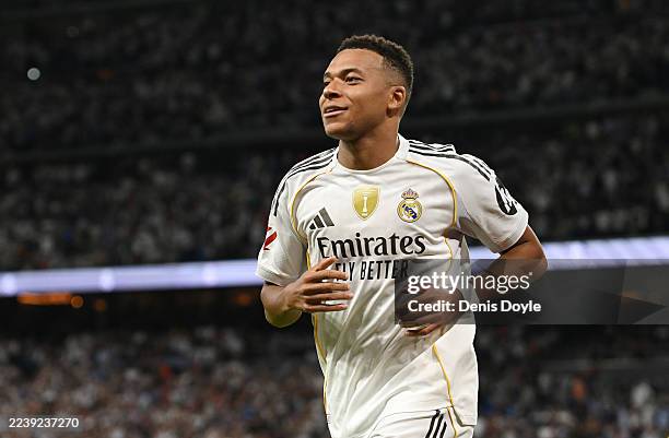 Kylian Mbappe of Real Madrid celebrates scoring his team's third goal during the LaLiga EA Sports match between Real Madrid CF and Villarreal CF at...