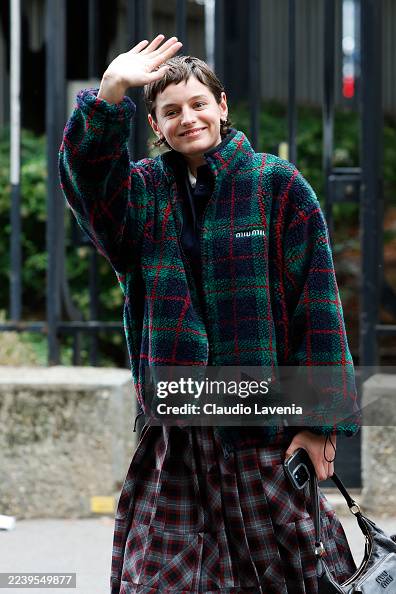Street Style - Paris Fashion Week - Womenswear Spring Summer 2026 - Day Eight Street Style - Paris Fashion Week - Womenswear Spring Summer 2026 - Day Eight