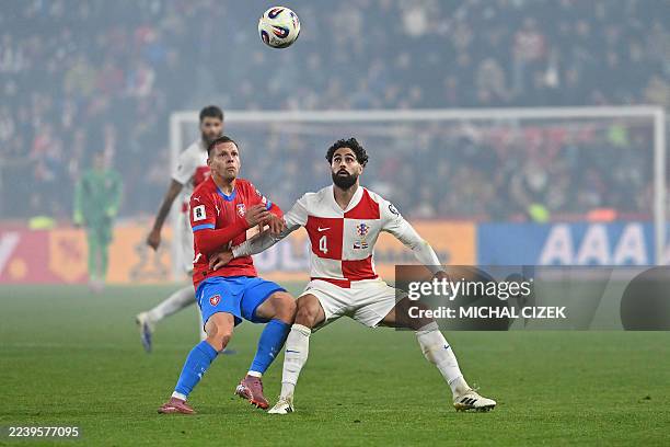 Czech Republic's forward Matej Vydra and Croatia's defender Josko Gvardiol vie for the ball during the FIFA World Cup 2026 Group L European...