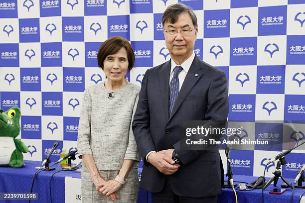 Shibumi Sakaguchi, specially appointed professor at Osaka University , and his wife Kyoko Sakaguchi attend a joint press conference on October 7,...