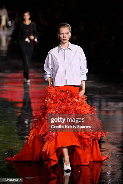 Model walks the runway during the Chanel Womenswear Spring/Summer 2026 show as part of Paris Fashion Week on October 06, 2025 in Paris, France.