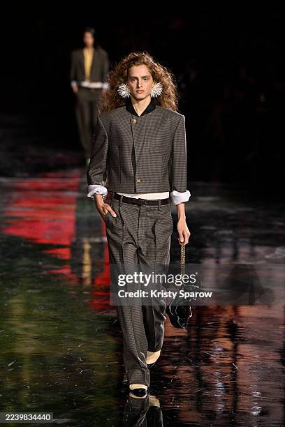 Model walks the runway during the Chanel Womenswear Spring/Summer 2026 show as part of Paris Fashion Week on October 06, 2025 in Paris, France.