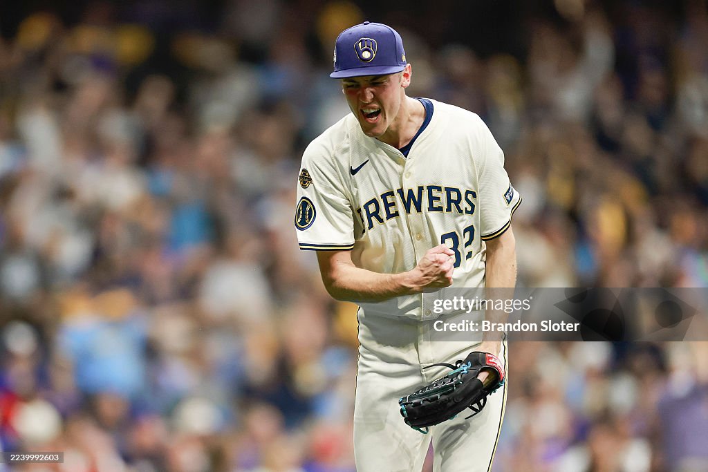 Division Series - Chicago Cubs v Milwaukee Brewers - Game Two