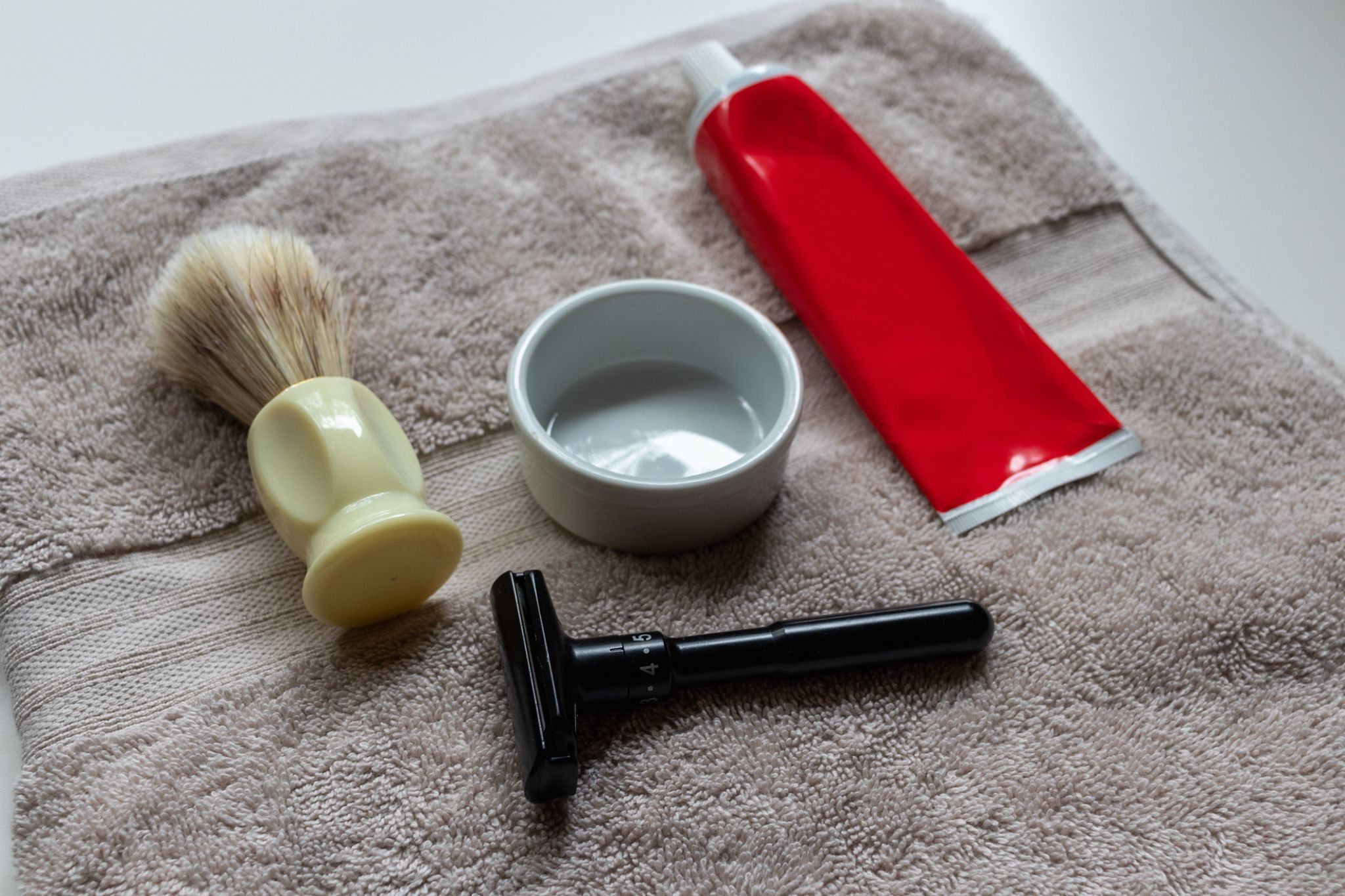 beard trimming tools