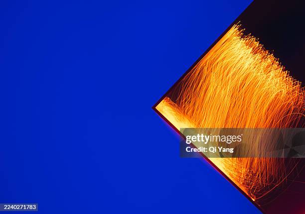 long exposure of a glass cube and optical fibers. artificial intelligence and data. - perspex cube stock pictures, royalty-free photos & images