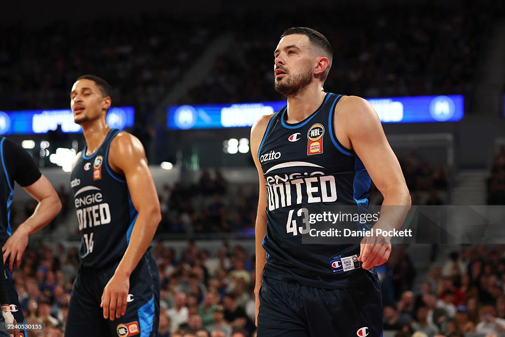 NBL Rd 4 - Melbourne United v Cairns Taipans
