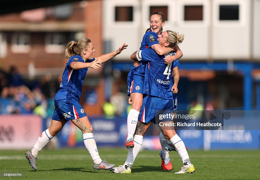 Chelsea FC v Tottenham Hotspur - Barclays Women's Super League