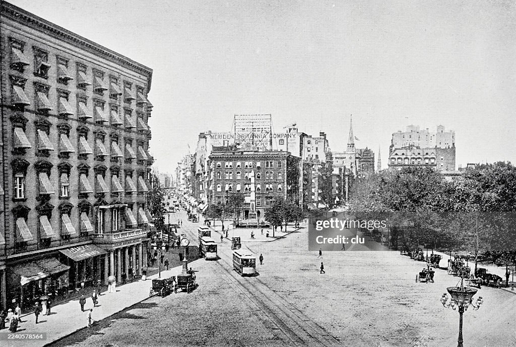 New York City, Manhattan, junction Broadway and 5th Avenue, Early electric streetcars and lamps, Fifth Avenue hotel on the left side