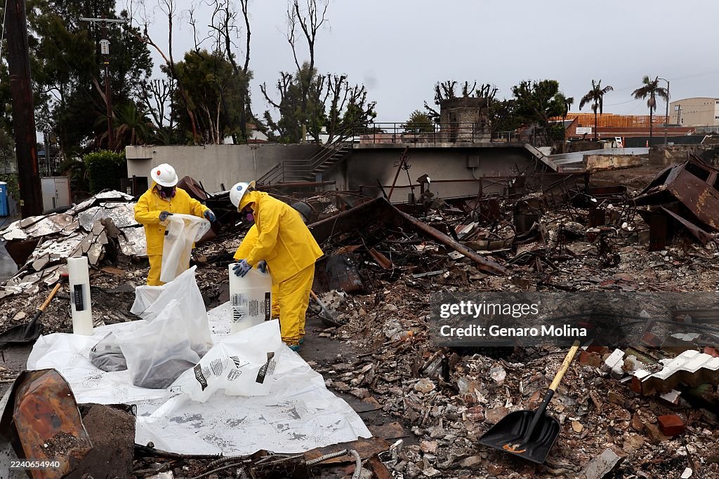 Weather, rain, La Nina, Pacific Palisades, slides, flooding