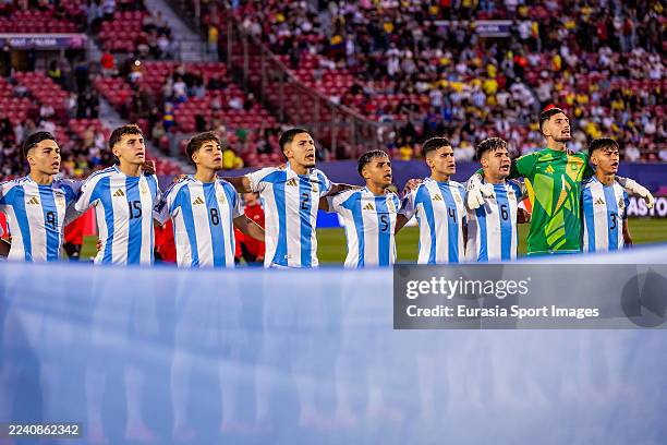 Argentina players sing their national anthem prior to the FIFA U-20 World Cup Chile 2025 Semi-Final match between Argentina and Colombia at Estádio...