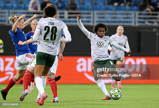 Lineth Beerensteyn of VfL Wolfsburg scores her team's first goal during the UEFA Women's Champions League 2025/26 league phase match between...