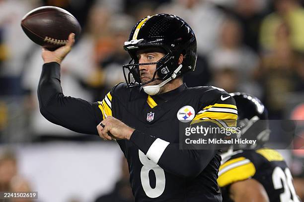 Aaron Rodgers of the Pittsburgh Steelers throws a pass against the Cincinnati Bengals during the first quarter in the game at Paycor Stadium on...