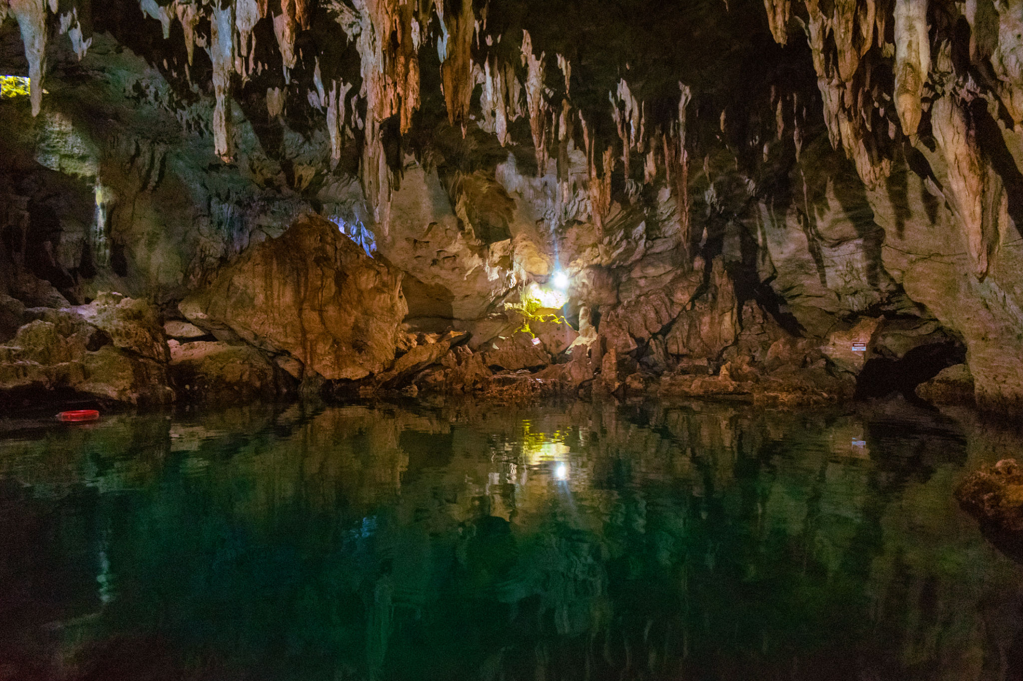 hinagdanan cave