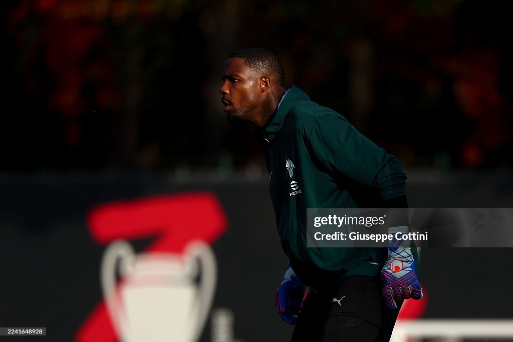 AC Milan Training Session