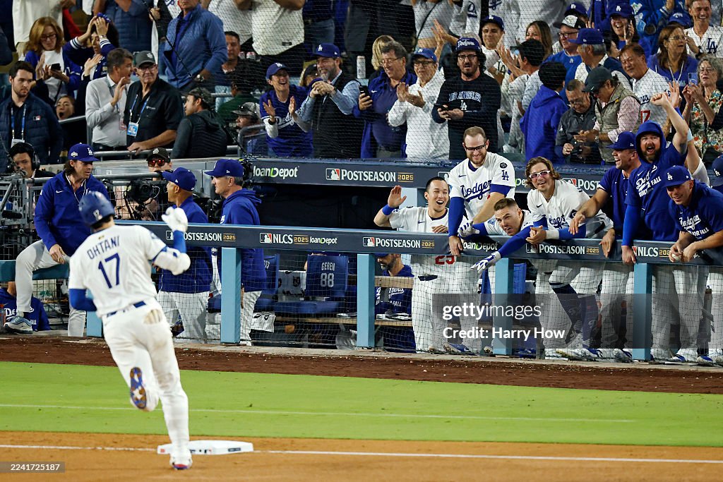 National League Championship Series - Milwaukee Brewers v Los Angeles Dodgers - Game Four