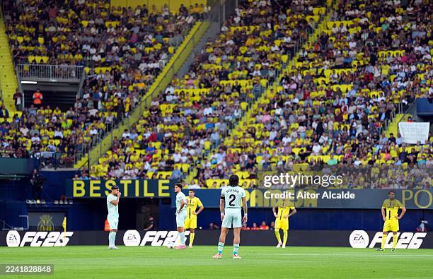 General view as players of Villarreal CF and Real Betis stand still for the first fifteen seconds of the match, as they protest against the upcoming...