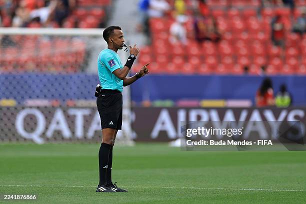 Referee Omar Artan gestures during the FIFA U-20 World Cup Chile 2025 third place match between Colombia and France at Estadio Nacional Julio...
