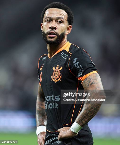 Memphis Depay of Corinthians looks on during a Brasileirao 2025 match between Corinthians and Atletico MG at Neo Quimica Arena on October 18, 2025 in...
