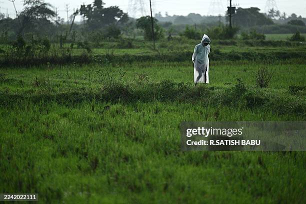 Farmers While Raining 15,605 Rain Farm Stock Photos, High-Res Pictures, and Images - Getty Images