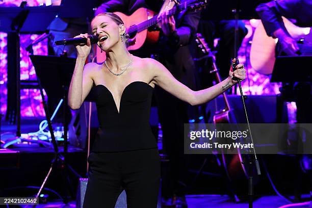 Kelsea Ballerini performs onstage during the Medallion Ceremony for the Class of 2025 at Country Music Hall of Fame and Museum on October 19, 2025 in...