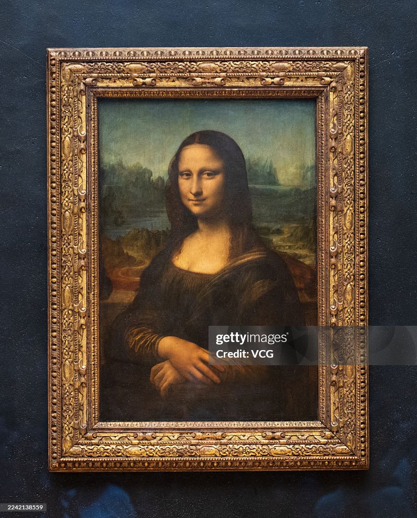 Jewels Stolen In Raid On Louvre Museum In Paris