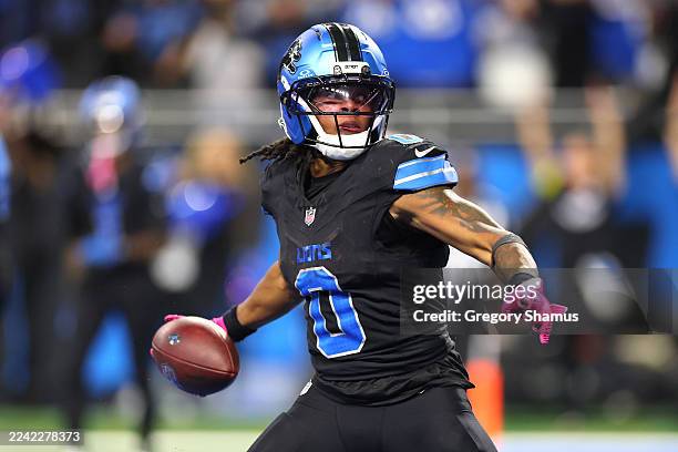 Jahmyr Gibbs of the Detroit Lions celebrates after scoring a 5 yard touchdown against Antoine Winfield Jr. #31 of the Tampa Bay Buccaneers during the...