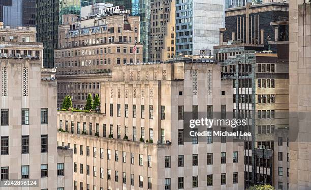 office tower facades in new york - rockefeller center stock pictures, royalty-free photos & images