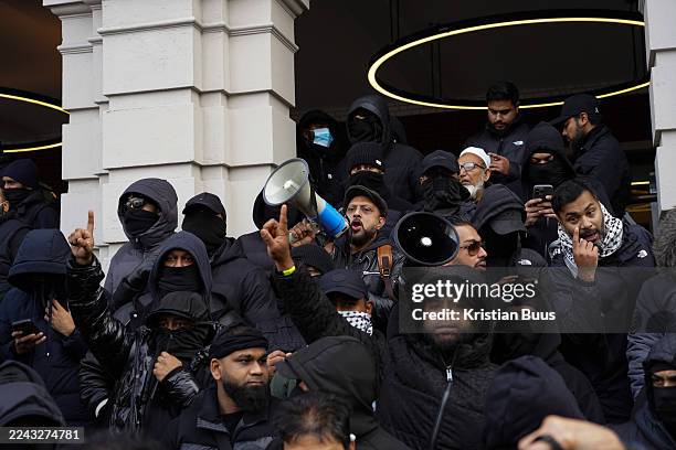 Counter demonstration against UKIP's Reclaim London From The Islamists march in Whitechapel on the 25th of October, East London, United Kingdom....