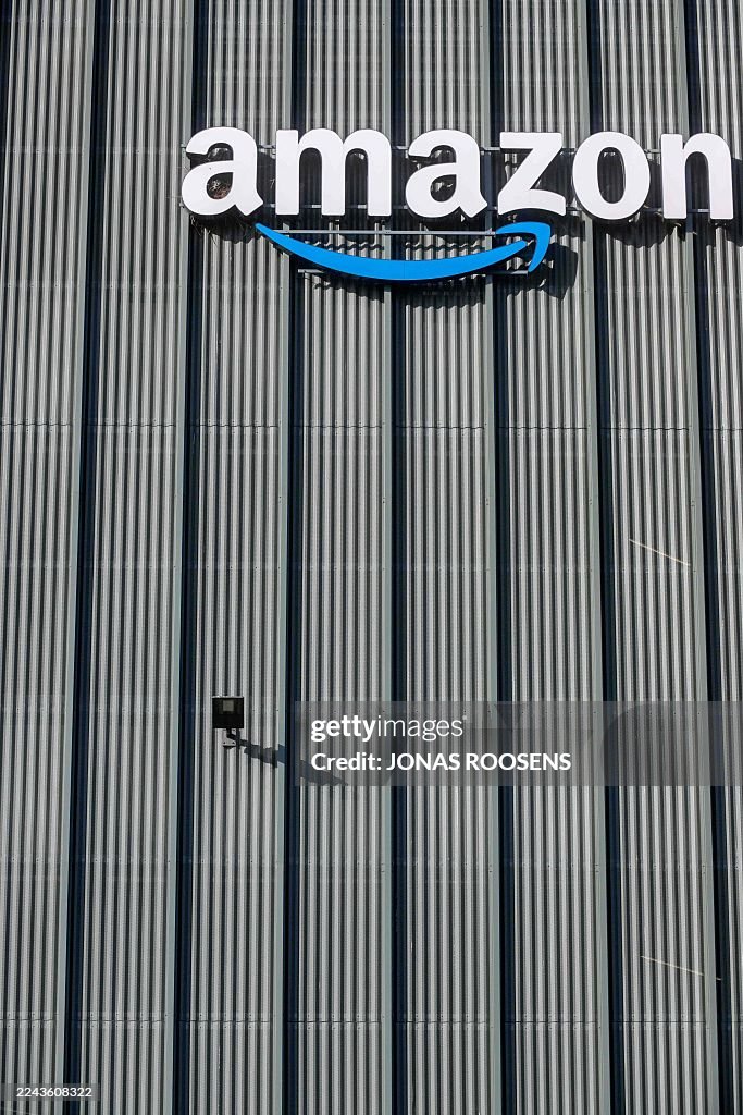Amazon Rome Building Illustration picture shows the Amazon logo on the building of Amazon ...