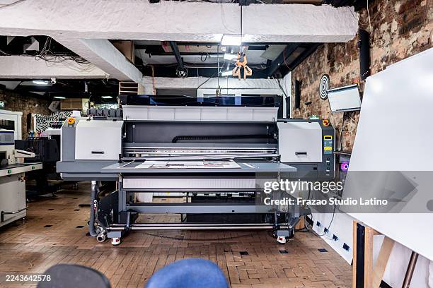 professional digital printing and laser cutting workshop - printing stock pictures, royalty-free photos & images