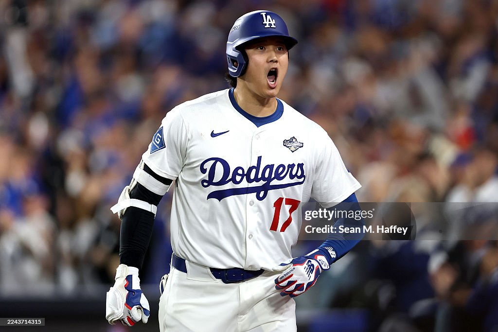 World Series - Toronto Blue Jays v Los Angeles Dodgers - Game Three