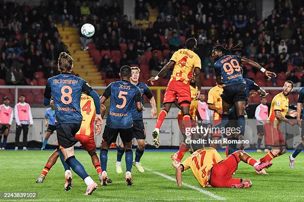 André-Frank Zambo Anguissa of SSC Napoli scores 0-1 goal during the Serie A match between US Lecce and SSC Napoli at Stadio Via del Mare on October...