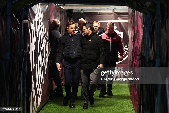 Burnley v Arsenal - Premier League Burnley v Arsenal - Premier League