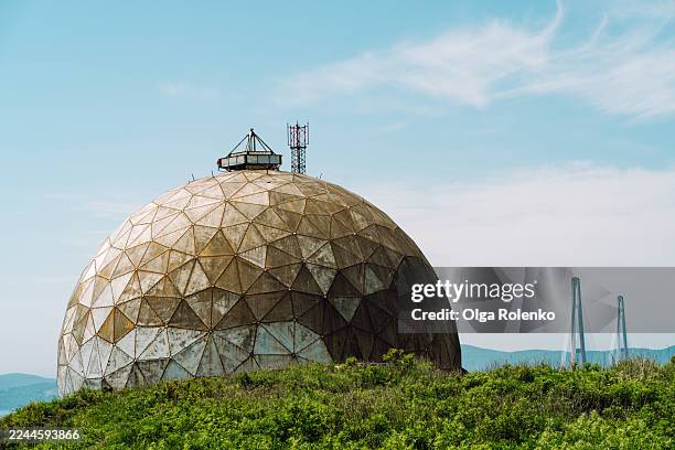 abandoned radome geodesic dome on russky island vladivostok - hill station stock pictures, royalty-free photos & images