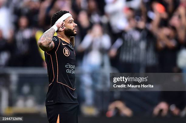 Memphis Depay of Corinthians celebrates after scoring his team's second goal during a Brasileirao 2025 match against Gremio at Neo Quimica Arena on...