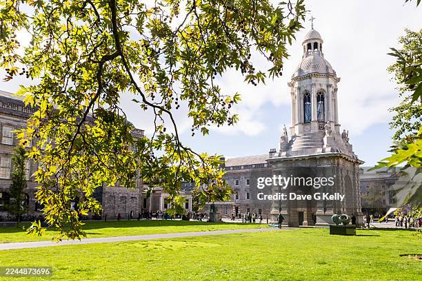 campanile, trinity college dublin - trinity college dublin stock pictures, royalty-free photos & images