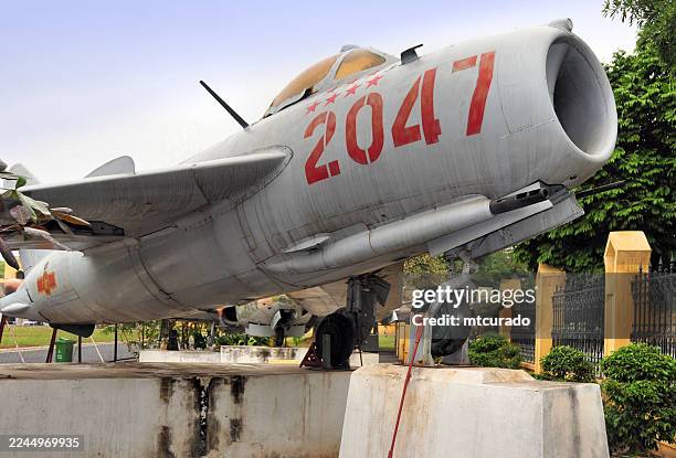 mikoyan-gurevich mig-17 f jet fighter on public display, hanoi, vietnam - north vietnam stock pictures, royalty-free photos & images