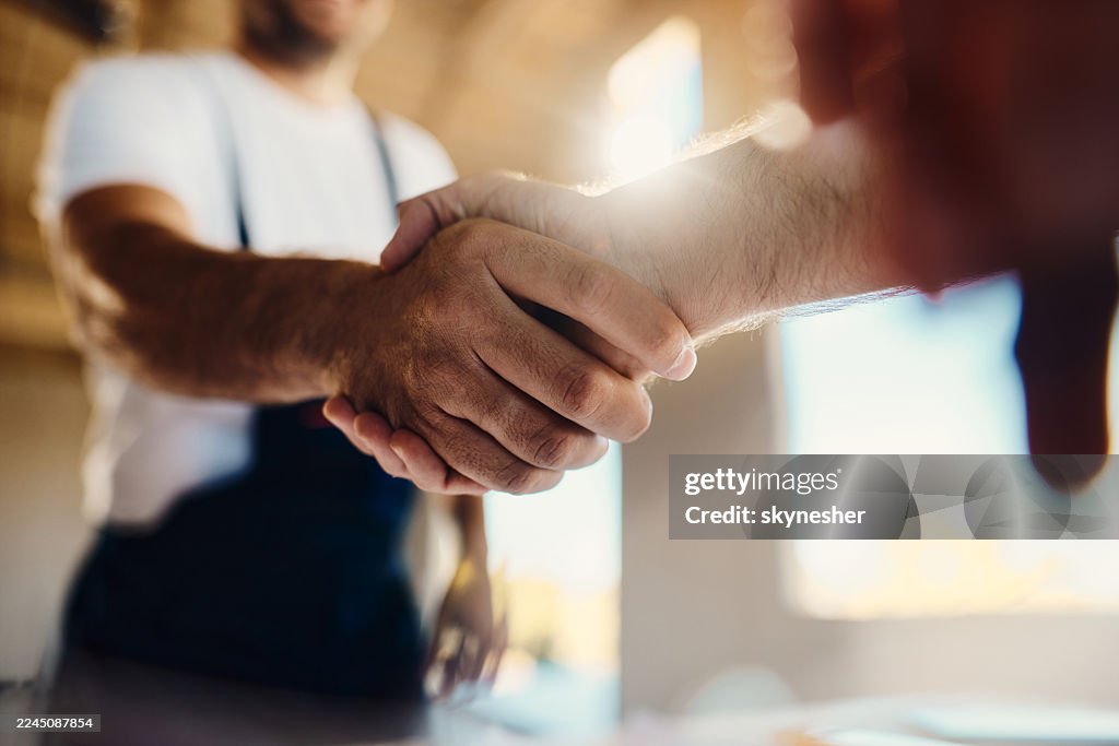 Successful agreement at construction site!