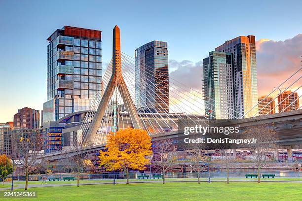 zakim bridge à boston, massachusetts - massachusetts photos et images de collection