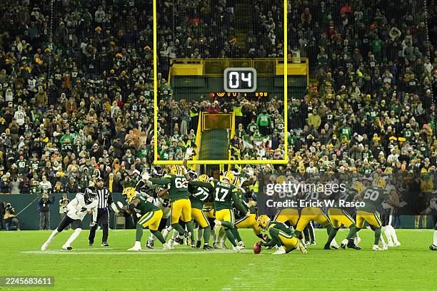 Green Bay Packers Brandon McManus in action, kicks a field goal vs Philadelphia Eagles at Lambeau Field.Green Bay, WI CREDIT: Erick W. Rasco