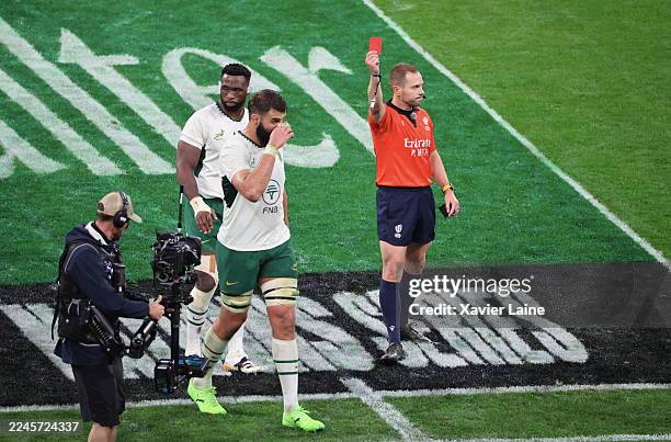 Lood De Jager of Team South Africa receive a red card by referee, Angus Gardner during the Autumn Nations Series 2025 match between France and South...