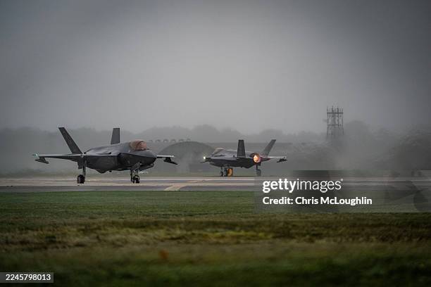 raf lakenheath usaf movements - lockheed martin headquarters fotografías e imágenes de stock