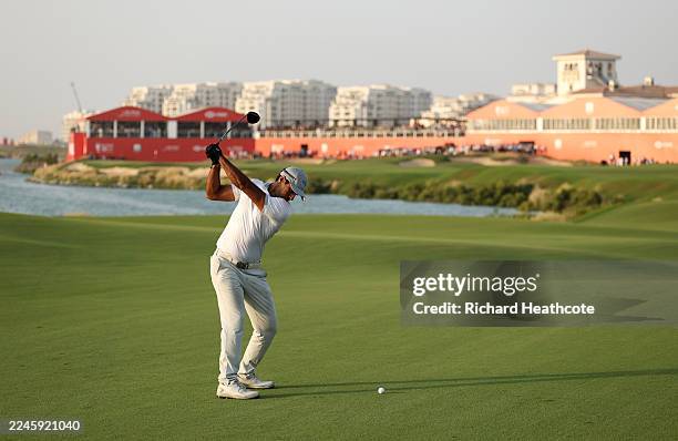 Aaron Rai of England plays into the 18th green in the play-off on day four of the Abu Dhabi HSBC Championship 2025 at Yas Links Golf Course on...