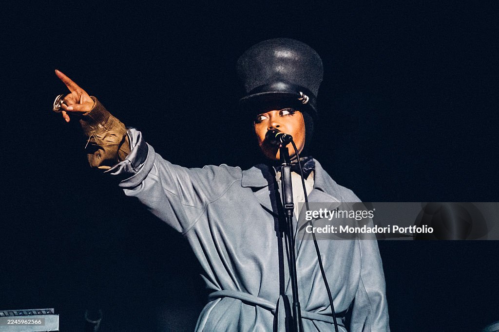 Badu Singer American singer-songwriter Erykah Badu, performs at Alcatraz. Milan ...