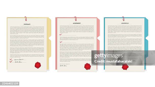 ilustraciones, imágenes clip art, dibujos animados e iconos de stock de carpetas de documentos con acuerdos y sellos de cera - documento legal