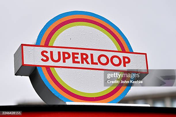 Siperloop Sign 160 London Bus Stop Sign Stock Photos, High-Res Pictures, and Images ...