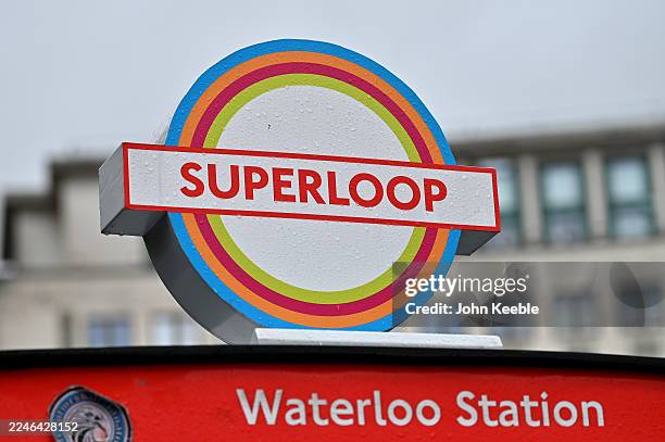 Siperloop Sign 160 London Bus Stop Sign Stock Photos, High-Res Pictures, and Images ...